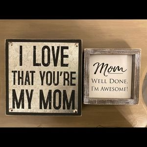 “I love mom” decor signs